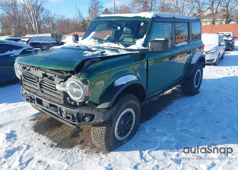 2023 Ford Bronco Black Diamond z USA, uszkodzony, nr VIN 1FMEE5DP7PLB06123